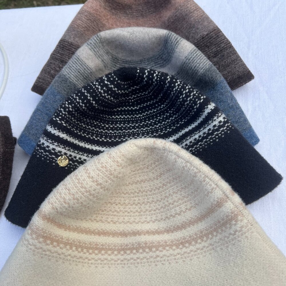 Bucket hat. felted wool like